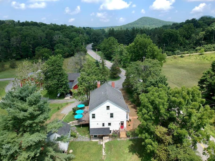 Craftsman Hideaway At The 1841 Farmhouse Chester Extérieur photo